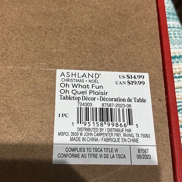 Festive Red and Green Holiday Wall Decor - Picture 3 of 3